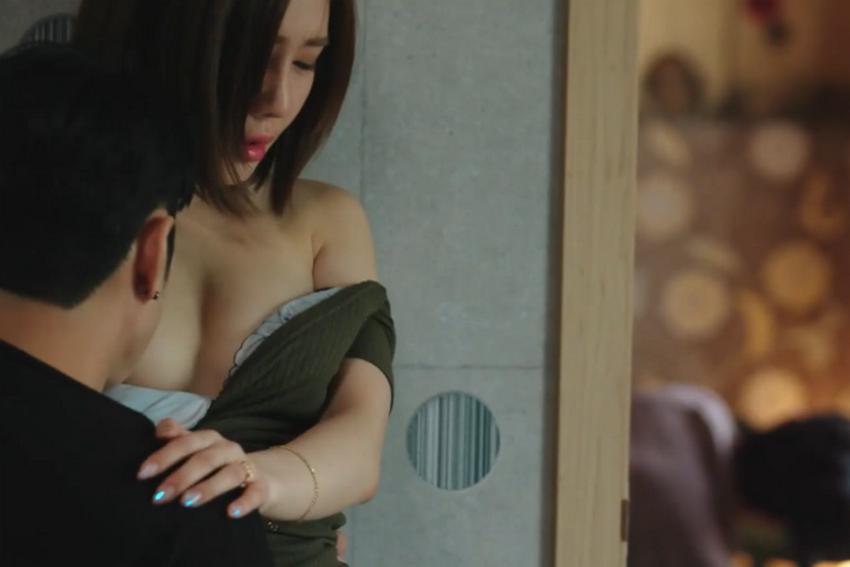 doanh thu phim nụ hôn bạc tỷ Chồng yêu yếu sinh lý, Cô vợ đành cắm sừng với chủ quán cà phê